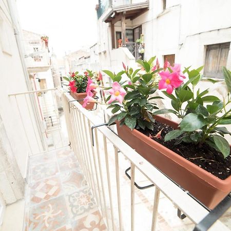 Aria Di Vico Aparthotel Vico Del Gargano Bagian luar foto