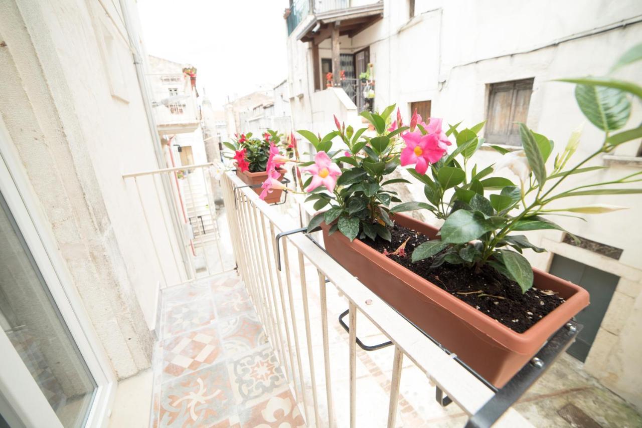 Aria Di Vico Aparthotel Vico Del Gargano Bagian luar foto