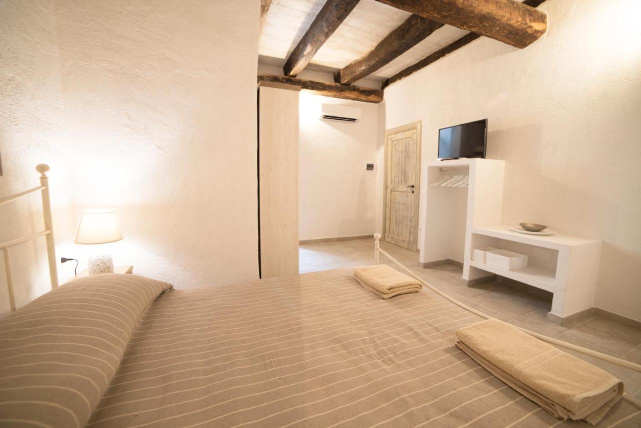 Aria Di Vico Aparthotel Vico Del Gargano Bagian luar foto