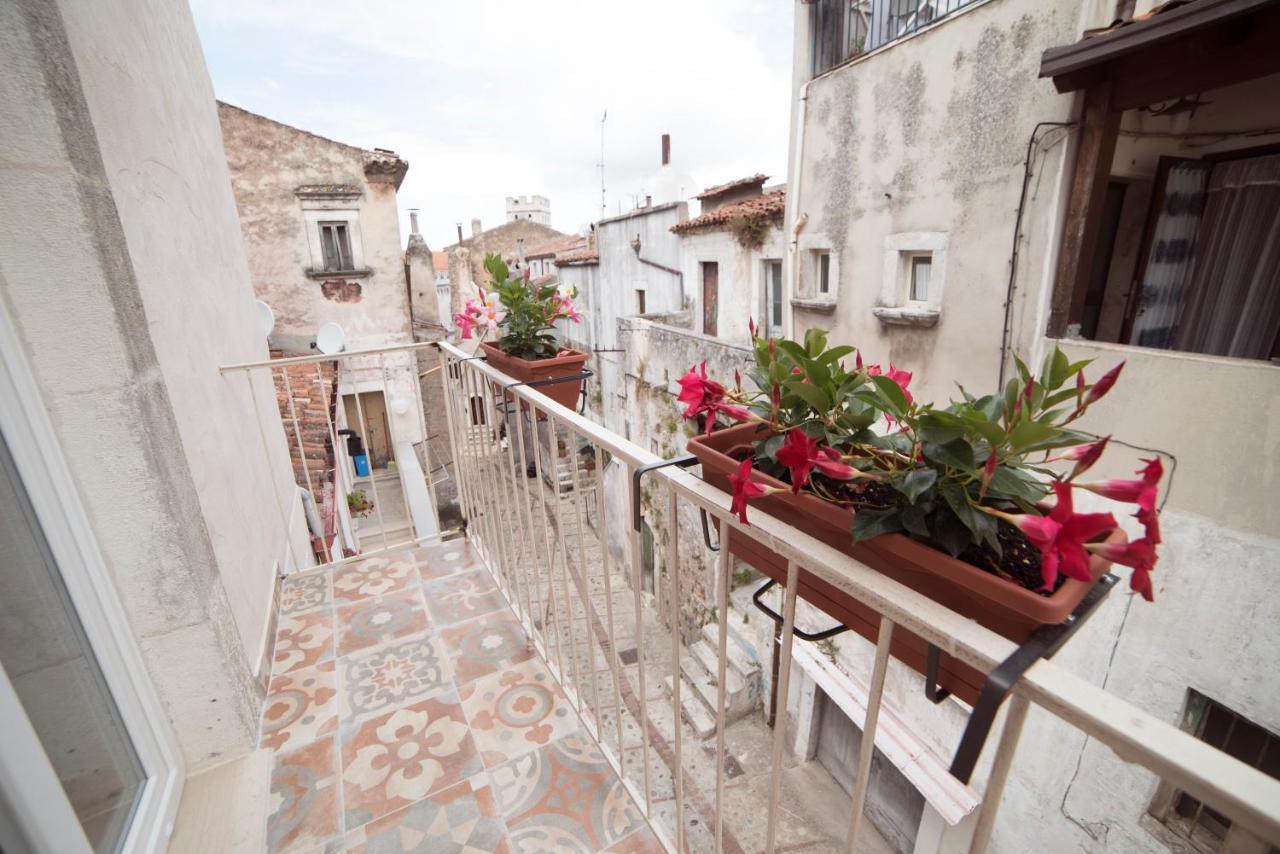 Aria Di Vico Aparthotel Vico Del Gargano Bagian luar foto