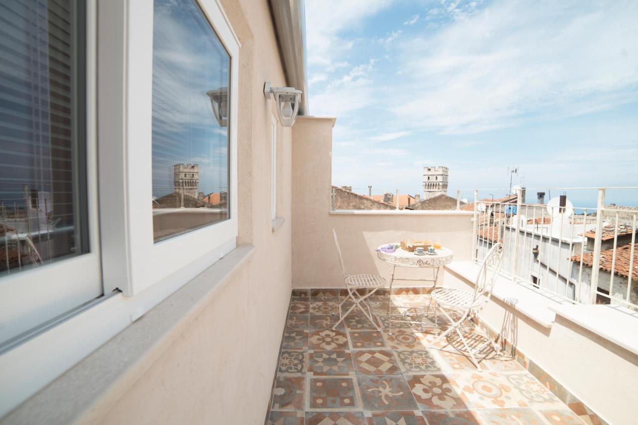 Aria Di Vico Aparthotel Vico Del Gargano Bagian luar foto