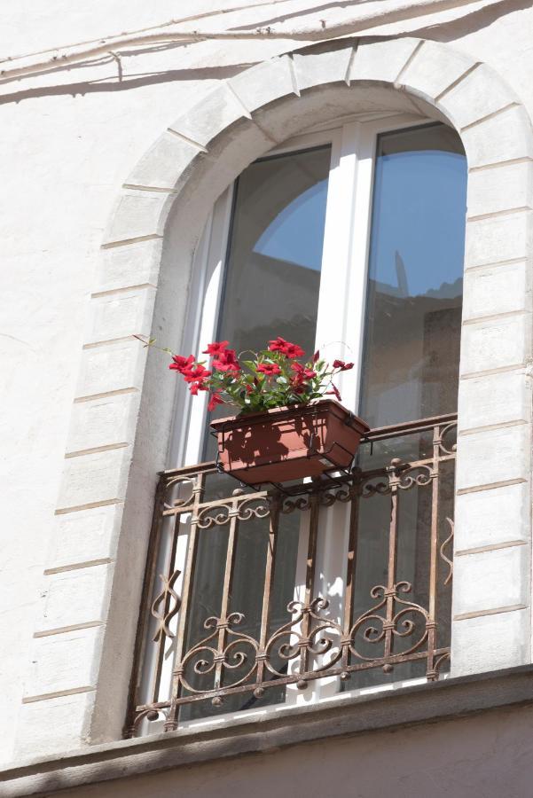 Aria Di Vico Aparthotel Vico Del Gargano Bagian luar foto