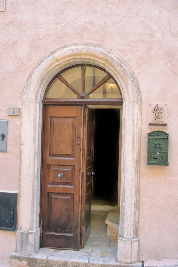 Aria Di Vico Aparthotel Vico Del Gargano Bagian luar foto